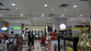 日本のデパートにいるよう