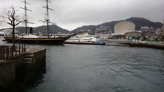 軍艦島への船やクルーズの船にのれます