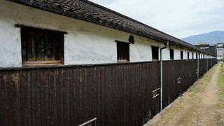 醤油の香りが漂う