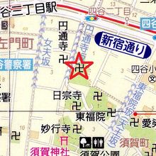 円通寺坂の途中に、法蔵寺があります。円通寺の向かいの位置です