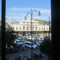 窓から見える駅舎が鉄道好きには嬉しい