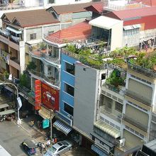  最上階から市街を臨む(2)