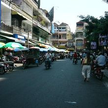 ｿﾘｱ･ﾃﾞﾊﾟｰﾄの前の通り