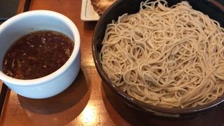 モダンな雰囲気のお蕎麦屋