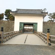 正面。朝一番は空いていました。