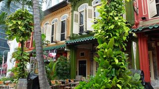 オーチャード・ロードからちょっと脇道に入って、プラナカン様式建築の見学散歩