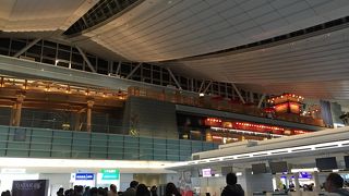 眠らない国際空港