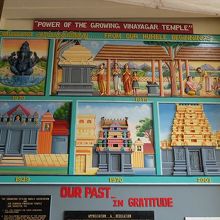 寺院の歴史を示す壁画もあります。