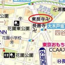 東長寺は、外苑西通りの大木戸坂下の交差点の傍にあります。