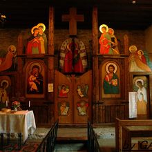 こじんまりした教会内。