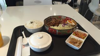 ターミナル１の搭乗口付近のお店を利用しました