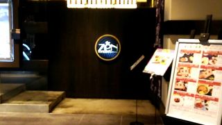 ランチはやや高めの値段です。