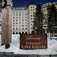 湖側からの外観