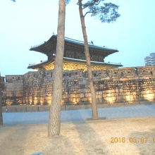 地下鉄　東大門駅7番出口から徒歩10分