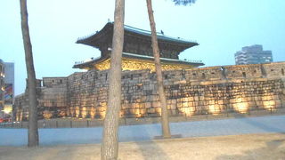 ムートンを見るため東大門光煕市場に。