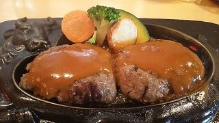 行列必至の静岡のハンバーグ屋さん