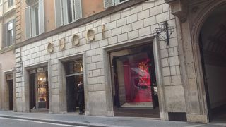 スペイン広場の前の通り