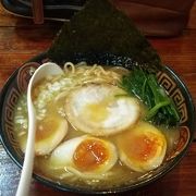 醤油豚骨ラーメンを頂きました。