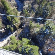 下を見ると少し怖い