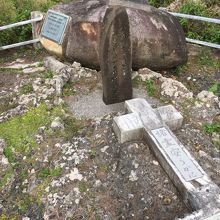 バックナー慰霊碑。