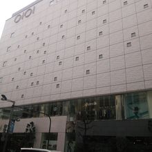 JR、地下鉄などの新宿、新宿3丁目からも通えます。