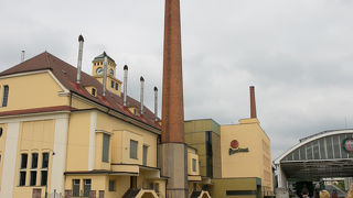 ピルスナービールの発祥の工場でビールを飲む！