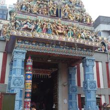 寺院入口を撮影、さすがに内部の撮影は控えました（禁止かも）