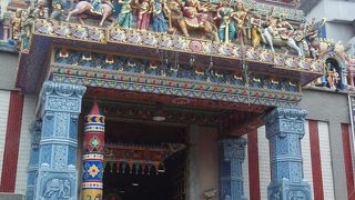 中に入ってみました