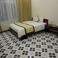 部屋は狭くないです