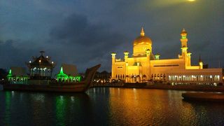 オールドモスク-ライトアップが綺麗