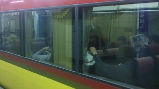 出町柳行きの場合、後方の車両が比較的空いているかも…