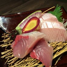 ブリのお刺身。