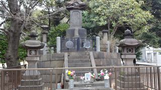 上野戦争で敗れた彰義隊の霊を供養する