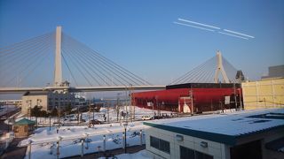 存在感があり美しい建物です。