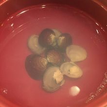 最後にサービスで出てくるしじみスープ。ほんのり甘かった