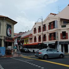 ジョー・チアット・ロードとの交差点。