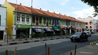 観光対象になるのは、ジョー・チアット・ロードとの交差点周辺