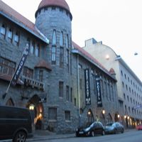 ゴシック調のお城みたいな外観