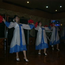 ｳｴｲﾄﾚｽたちの踊り(2005年)