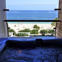 テラスのジャグジーから見える景色です。実際にはもっとパノラマ