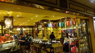 お洒落でリッチなシンガポール発祥紅茶店