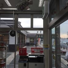 ローソン店内より