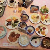 朝食はバイキングです。