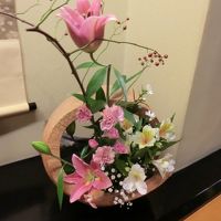 館内のいたる所に生け花が飾られています。