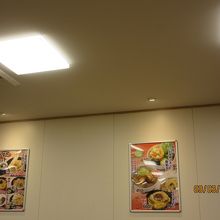 店内のポスター