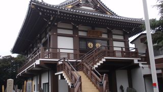 江戸時代から続く浄土宗の由緒あるお寺です