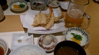 お手軽で美味しい天ぷら屋さんです。