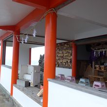 粟島神社境内