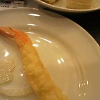 夕飯の天ぷら（他タラの芽　かき揚げあった）　苺大きいのも出た