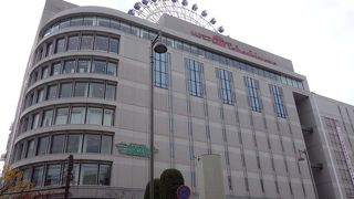 松山市駅と一体の百貨店